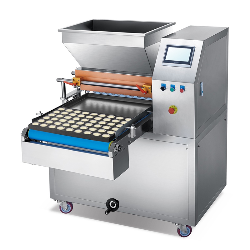 Máquina automática para rellenar rollos de masa de pastel suizos para panadería y pastelería industrial.